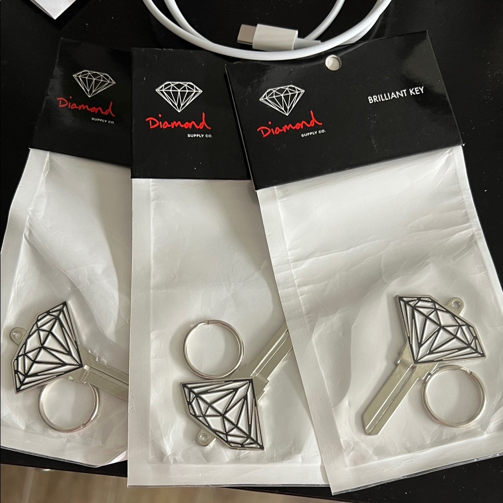 Diamond Supply Co. Black and Silver Brilliant Key Set